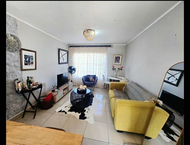 2 BEDROOM APARTMENT FOR SALE IN PRESTBURY